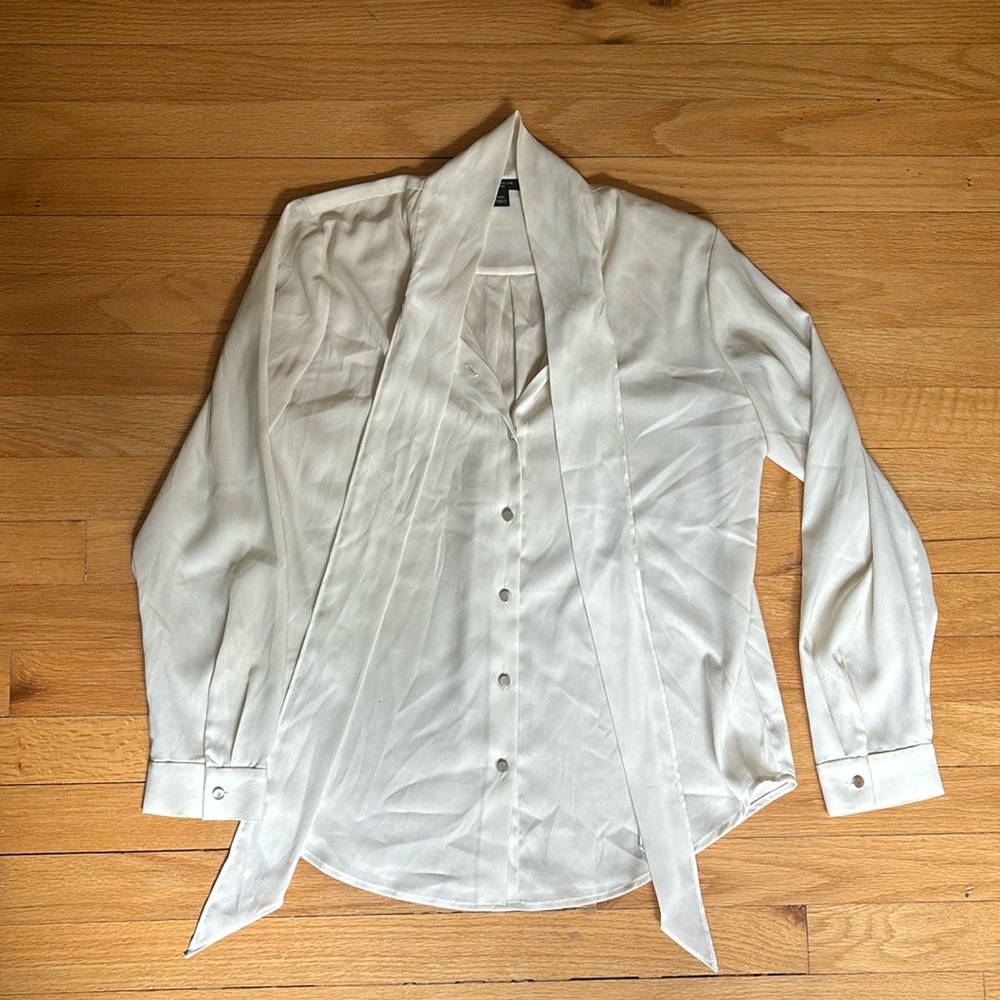 Ann Taylor Tie Front Blouse in Cream